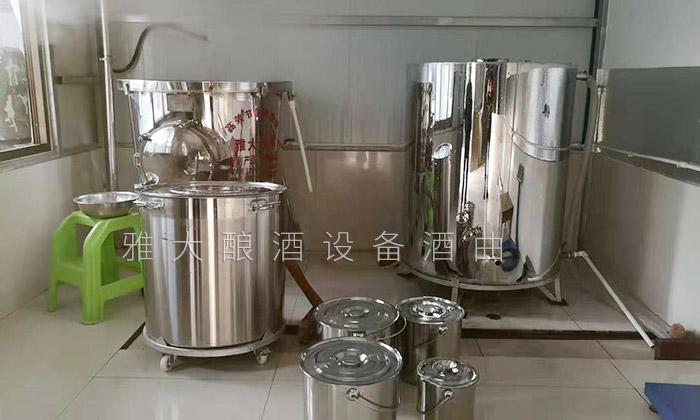 2.4杏耀侧开口酿酒设备