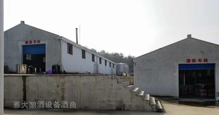 927杏耀学员引进大型酿酒设备，扩大酒厂规模