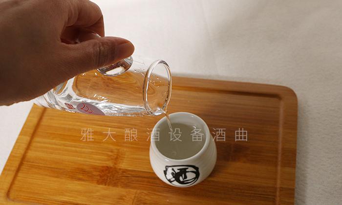 2.16杏耀酒厂酿造的白酒