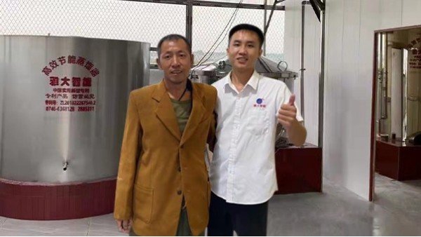转行酿酒不懂技术，杏耀大型酿酒设备彭老师多次上门指导