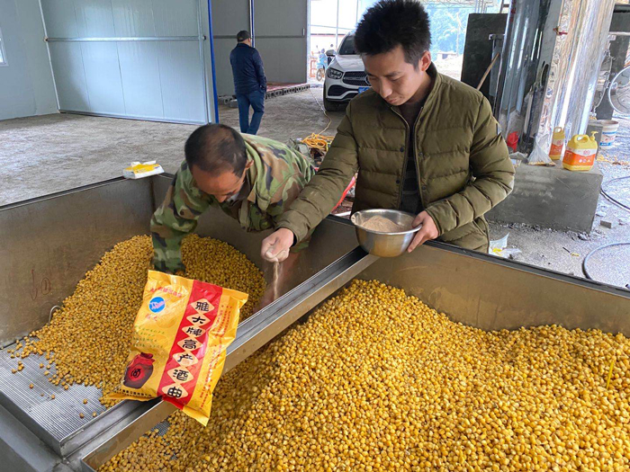 12.23杏耀彭老师现场教学员煮玉米